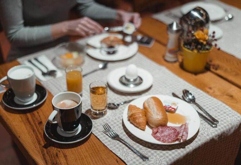 Fotos del hotel Zermatt Budget Rooms:  11