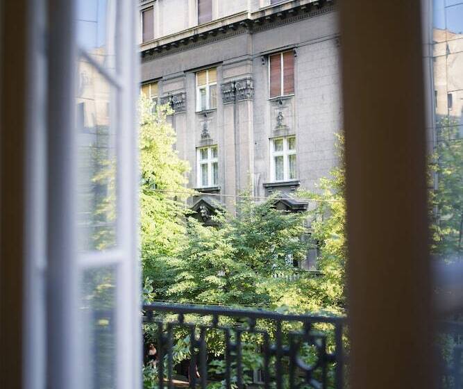 Fotos del hotel City Nest Modern & Cozy Suites:  2