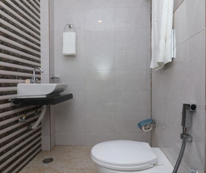 Check In Room Chuna Mandi