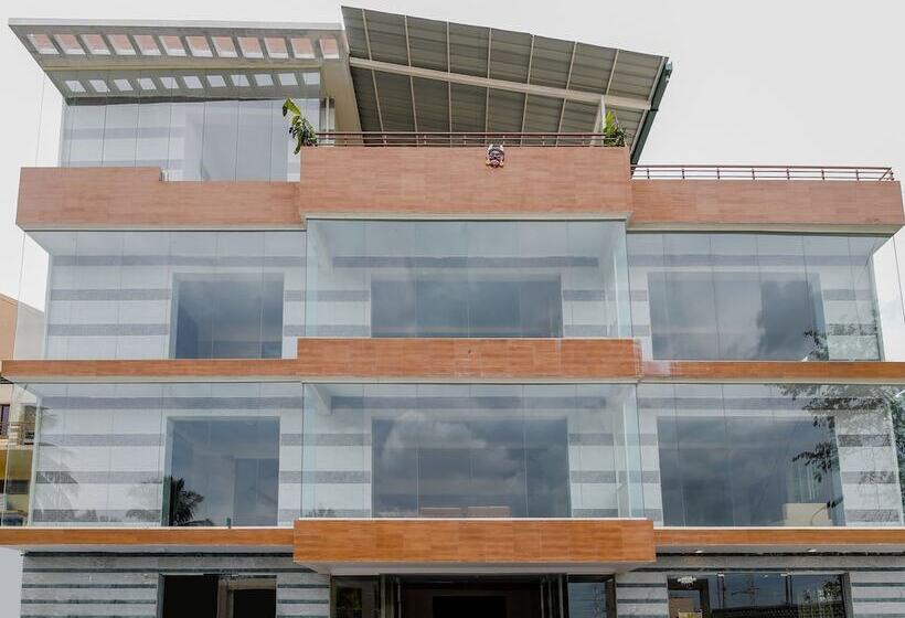 Fotos del hotel Capital O 22212 J K Golden Embassy:  16