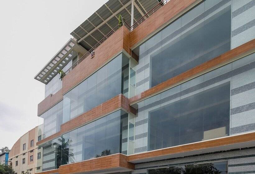 Fotos del hotel Capital O 22212 J K Golden Embassy:  17