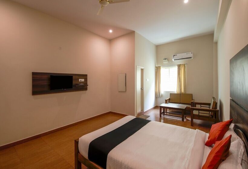 Fotos del hotel Capital O 22212 J K Golden Embassy:  19