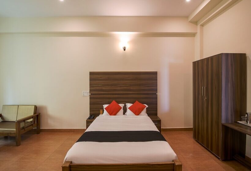 Fotos del hotel Capital O 22212 J K Golden Embassy:  22