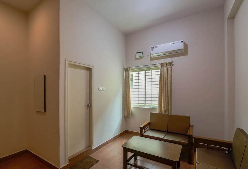 Fotos del hotel Capital O 22212 J K Golden Embassy:  7