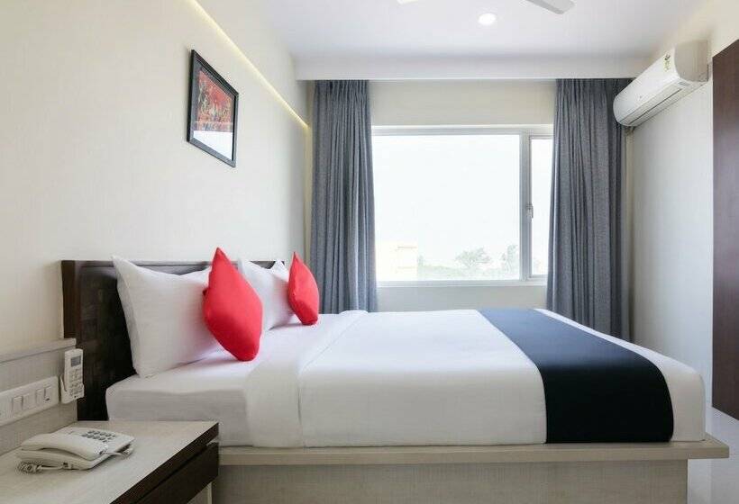 Capital O 28398 Mysore Gate