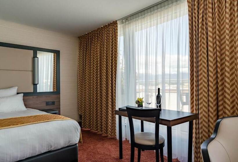 Fotos del hotel Nash Suites Airport:  9