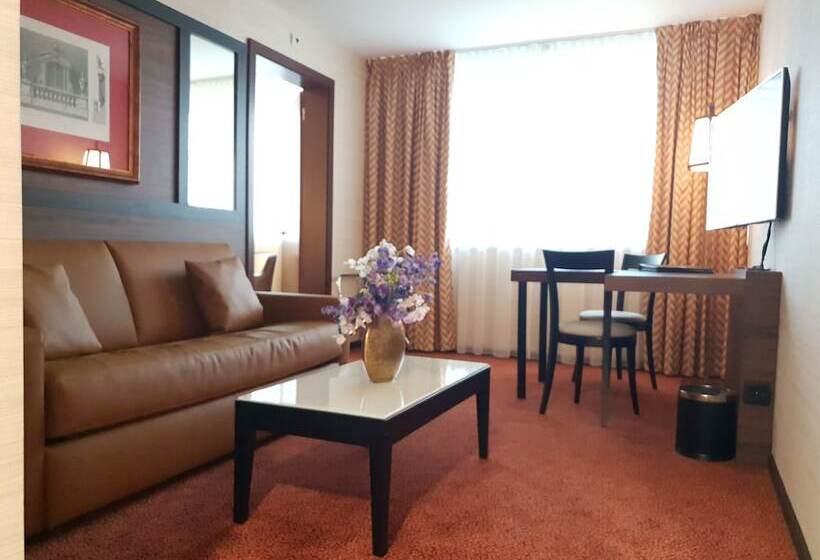 Fotos del hotel Nash Suites Airport:  18