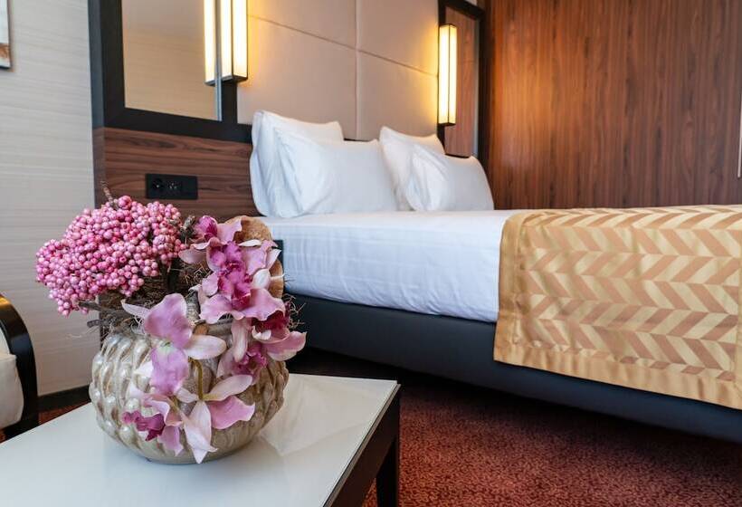 Fotos del hotel Nash Suites Airport:  11