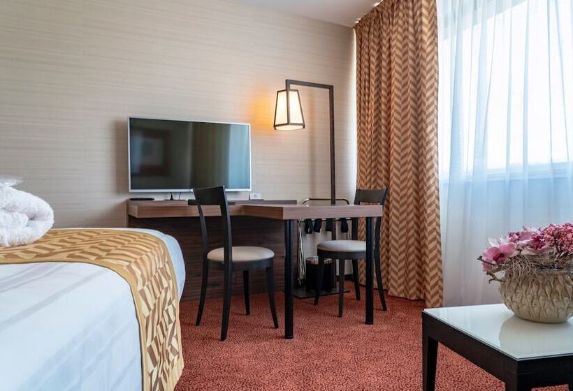 Fotos del hotel Nash Suites Airport:  15