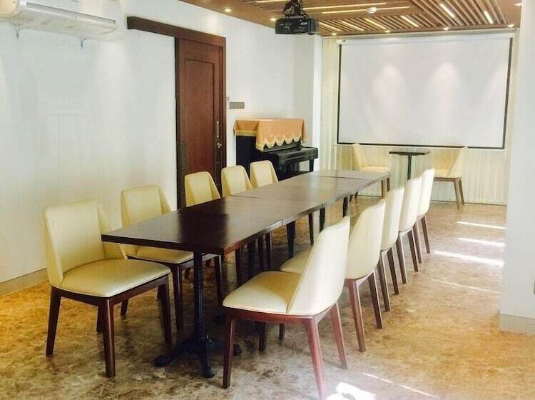 Fotos del hotel Aurora Western Village:  5