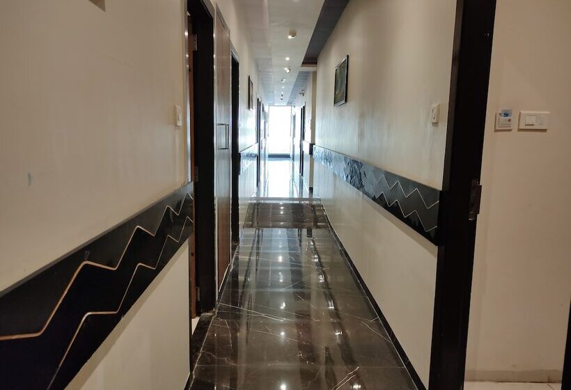 Fotos del hotel Capital O 22120 Hotel Universal Garden:  4