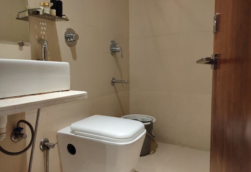 Fotos del hotel Capital O 22120 Hotel Universal Garden:  14