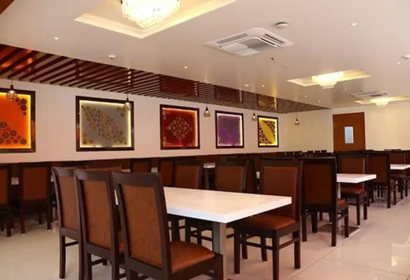 Fotos del hotel Capital O 16971 Hotel Lorven:  5