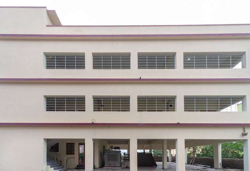 Fotos del hotel Oyo 2391 Greentree Serviced Apartment:  3