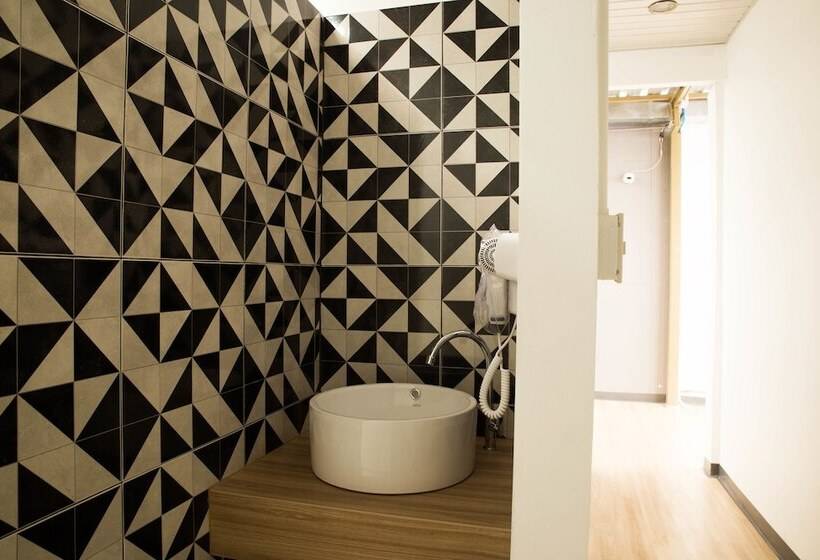 Fotos del hotel Bed Box Khaosarn Hostel:  17