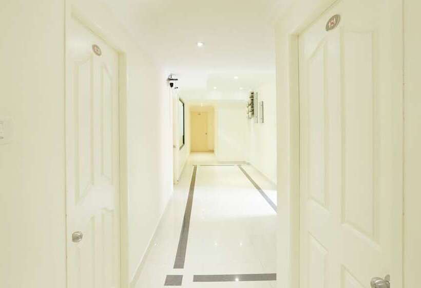 Fotos del hotel Treebo Trip Sr Residency:  22