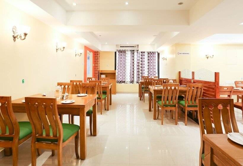 Fotos del hotel Treebo Trip Sr Residency:  19