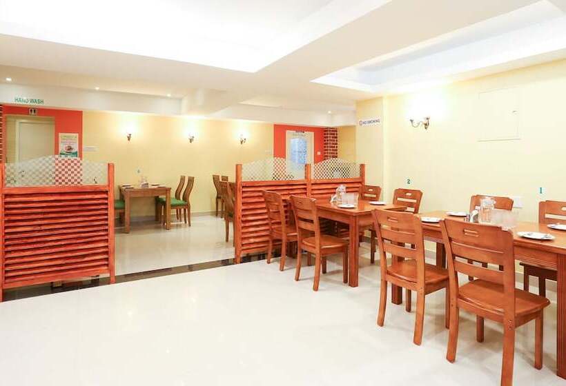 Fotos del hotel Treebo Trip Sr Residency:  16