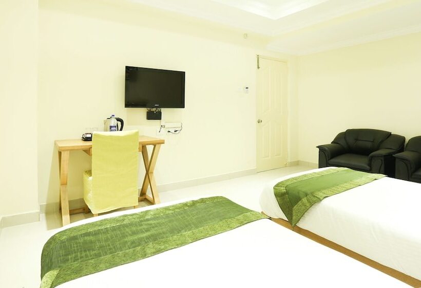 Fotos del hotel Treebo Trip Sr Residency:  25