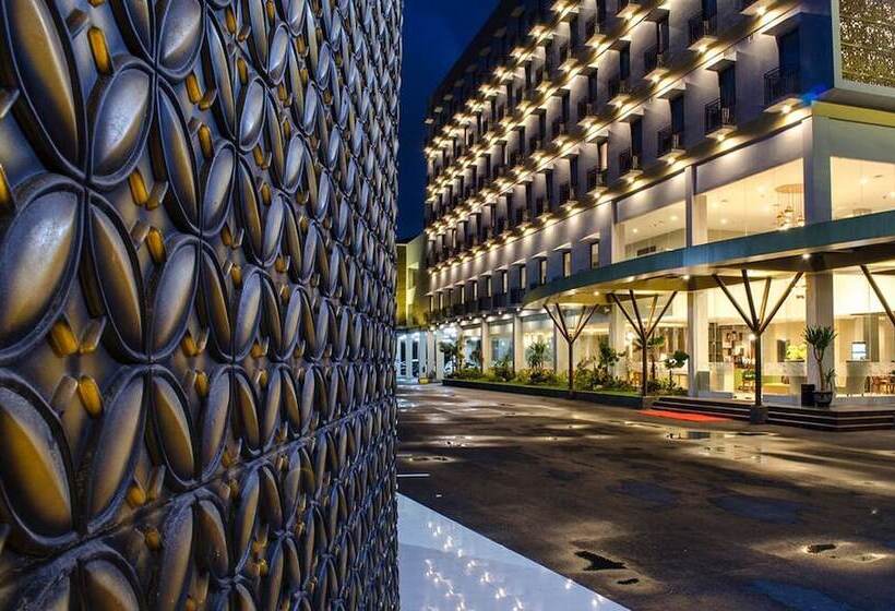 Fotos del hotel @hom Premiere Gkb Gresik:  24