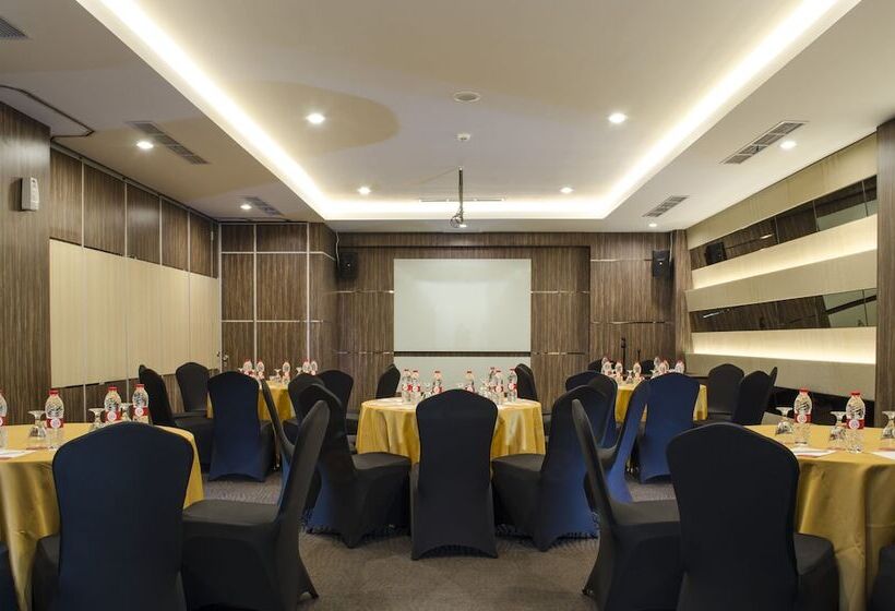 Fotos del hotel @hom Premiere Gkb Gresik:  10