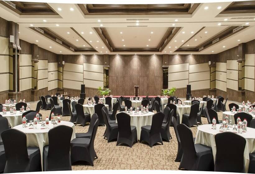 Fotos del hotel @hom Premiere Gkb Gresik:  11