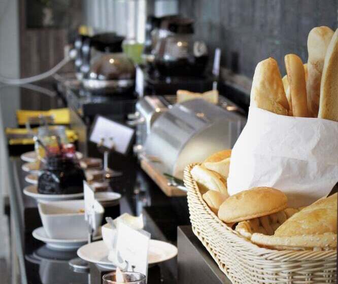 Fotos del hotel @hom Premiere Gkb Gresik:  7