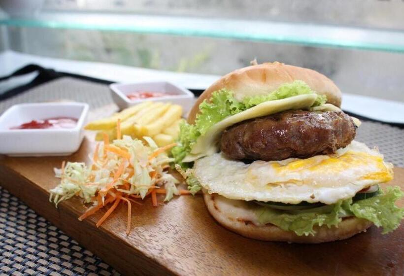 @hom Premiere Gkb Gresik