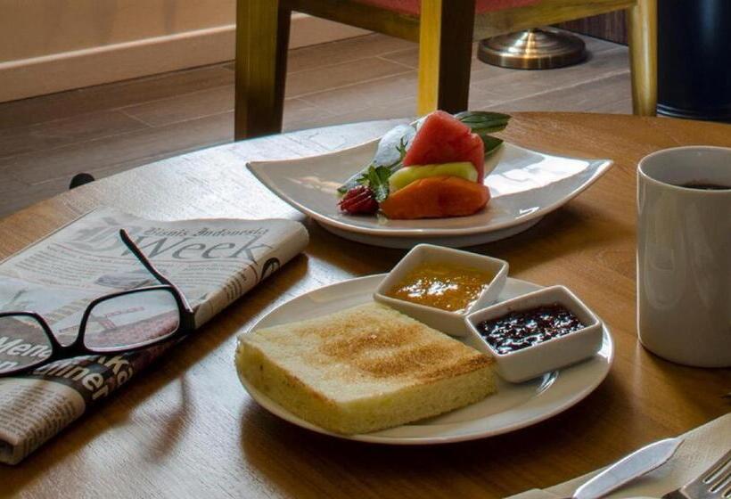 Fotos del hotel @hom Premiere Gkb Gresik:  3