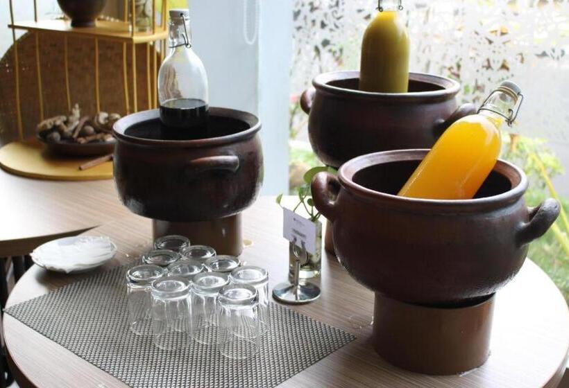 Fotos del hotel @hom Premiere Gkb Gresik:  4