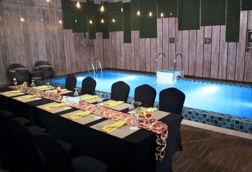 Fotos del hotel @hom Premiere Gkb Gresik:  18