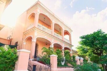 Voya Boutique - Havana