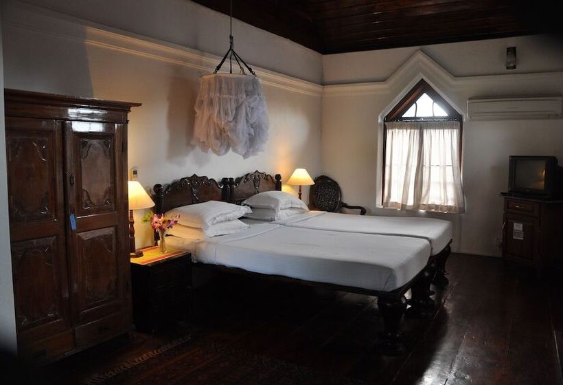 Fotos del hotel Old Courtyard:  12