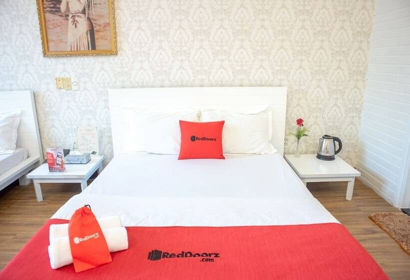 Fotos del hotel Reddoorz Plus @ Nguyen Thi Thap Street:  9