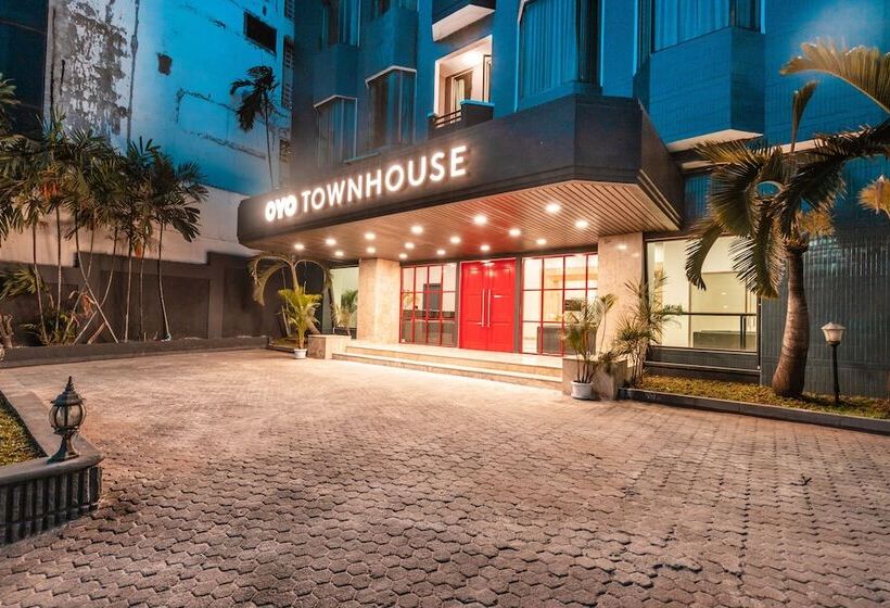 Fotos del hotel Oyo Townhouse 2 Hotel Gunung Sahari:  12