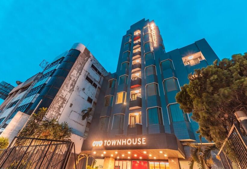 Fotos del hotel Oyo Townhouse 2 Hotel Gunung Sahari:  8