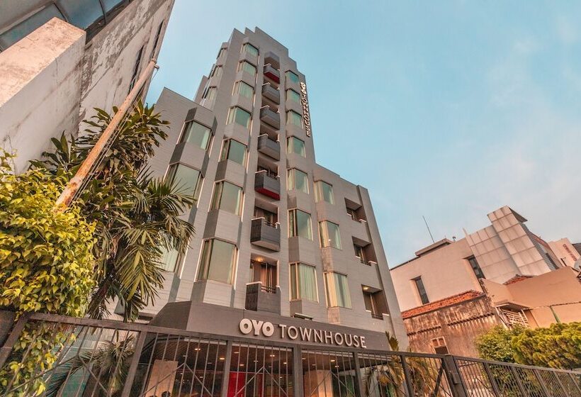 Fotos del hotel Oyo Townhouse 2 Hotel Gunung Sahari:  10