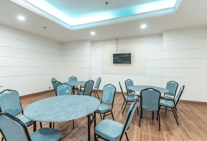 Fotos del hotel Oyo Townhouse 2 Hotel Gunung Sahari:  16