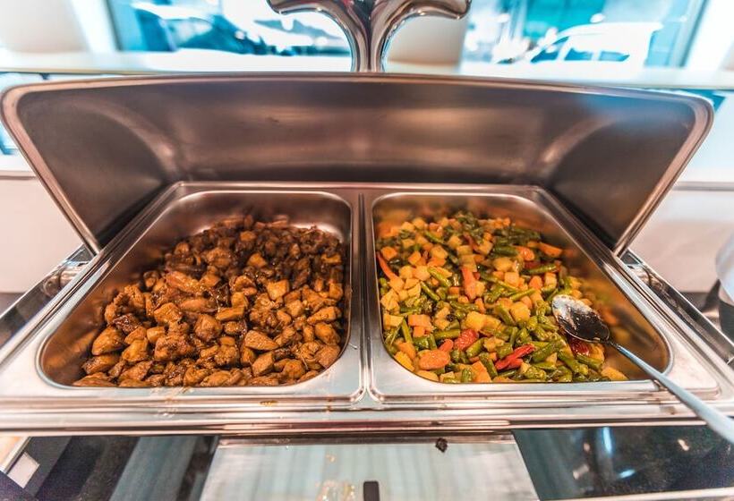 Fotos del hotel Oyo Townhouse 2 Hotel Gunung Sahari:  21