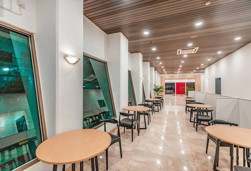 Fotos del hotel Oyo Townhouse 2 Hotel Gunung Sahari:  25