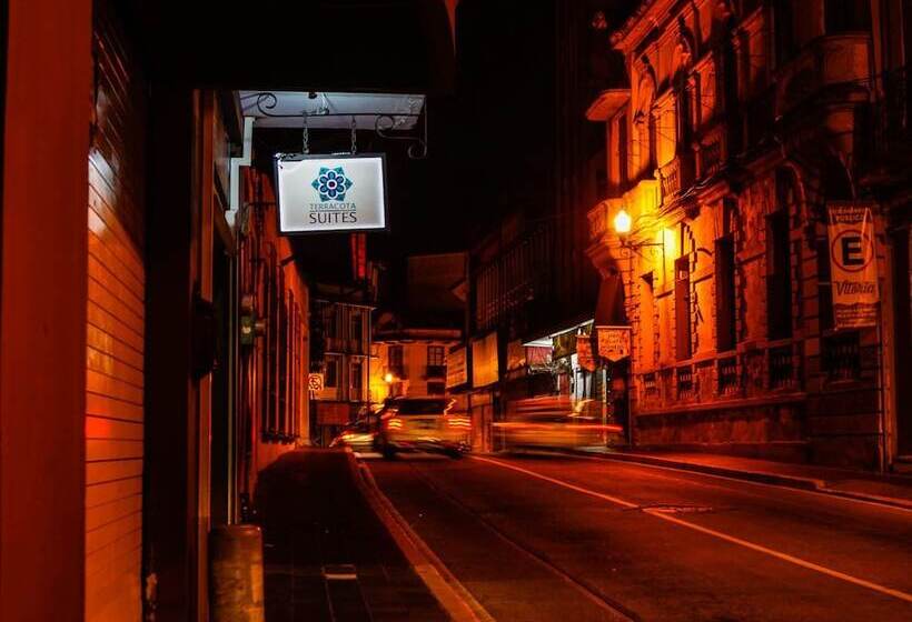 Fotos del hotel Terracota Suites:  3