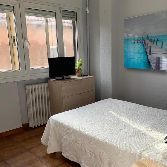 Fotos del hotel Y Restaurante Puerta De Aranda:  22