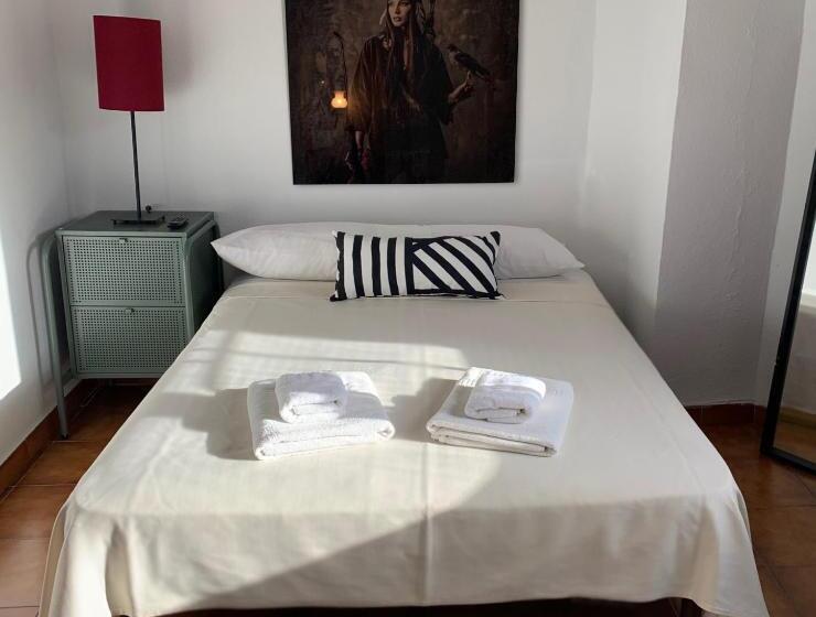 Fotos del hotel Y Restaurante Puerta De Aranda:  23