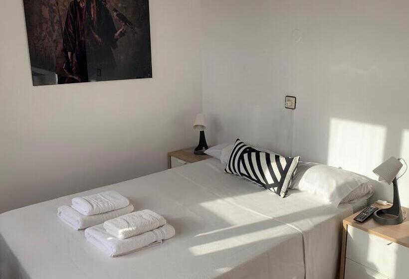 Fotos del hotel Y Restaurante Puerta De Aranda:  21