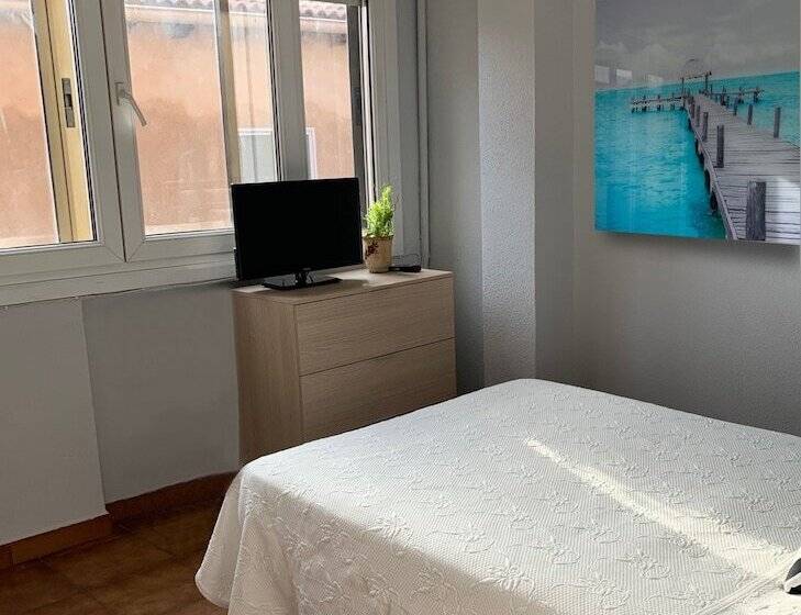 Fotos del hotel Y Restaurante Puerta De Aranda:  4