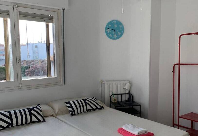 Fotos del hotel Y Restaurante Puerta De Aranda:  19