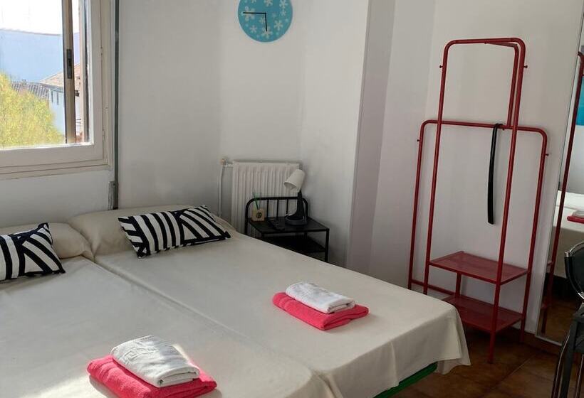 Y Restaurante Puerta De Aranda