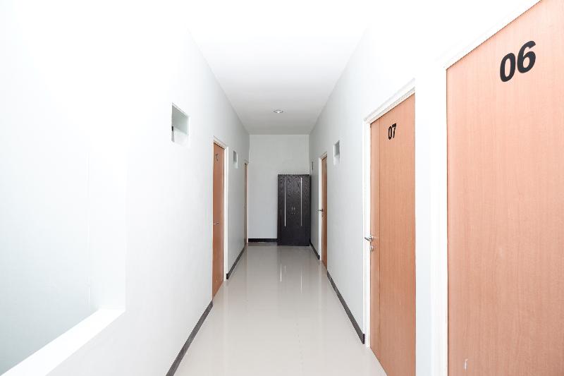 Fotos del hotel Oyo 1565 Palebon Residence:  10