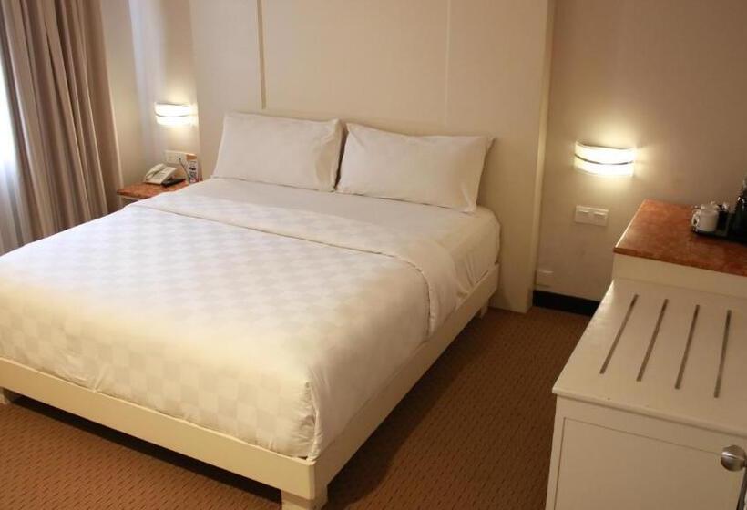 Fotos del hotel Beverly Hotel Batam:  2