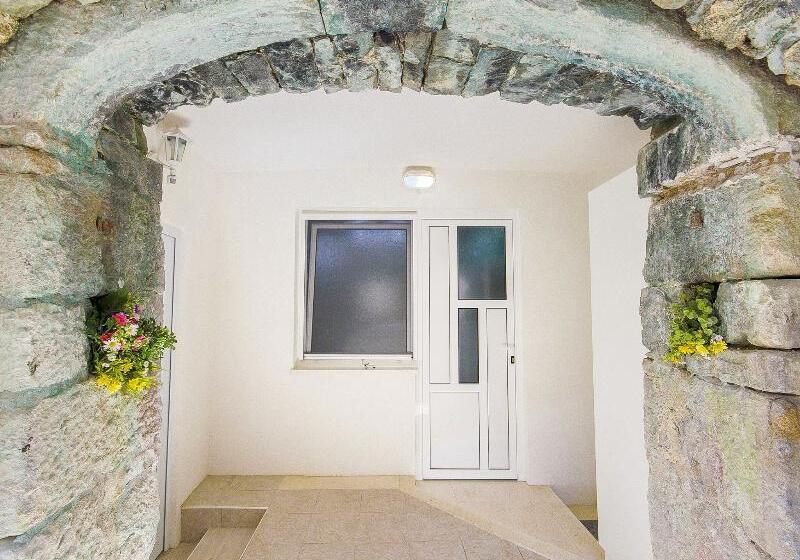 Fotos del hotel Apartments Rina:  5